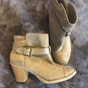 Old Navy Grey Heeled Booties
